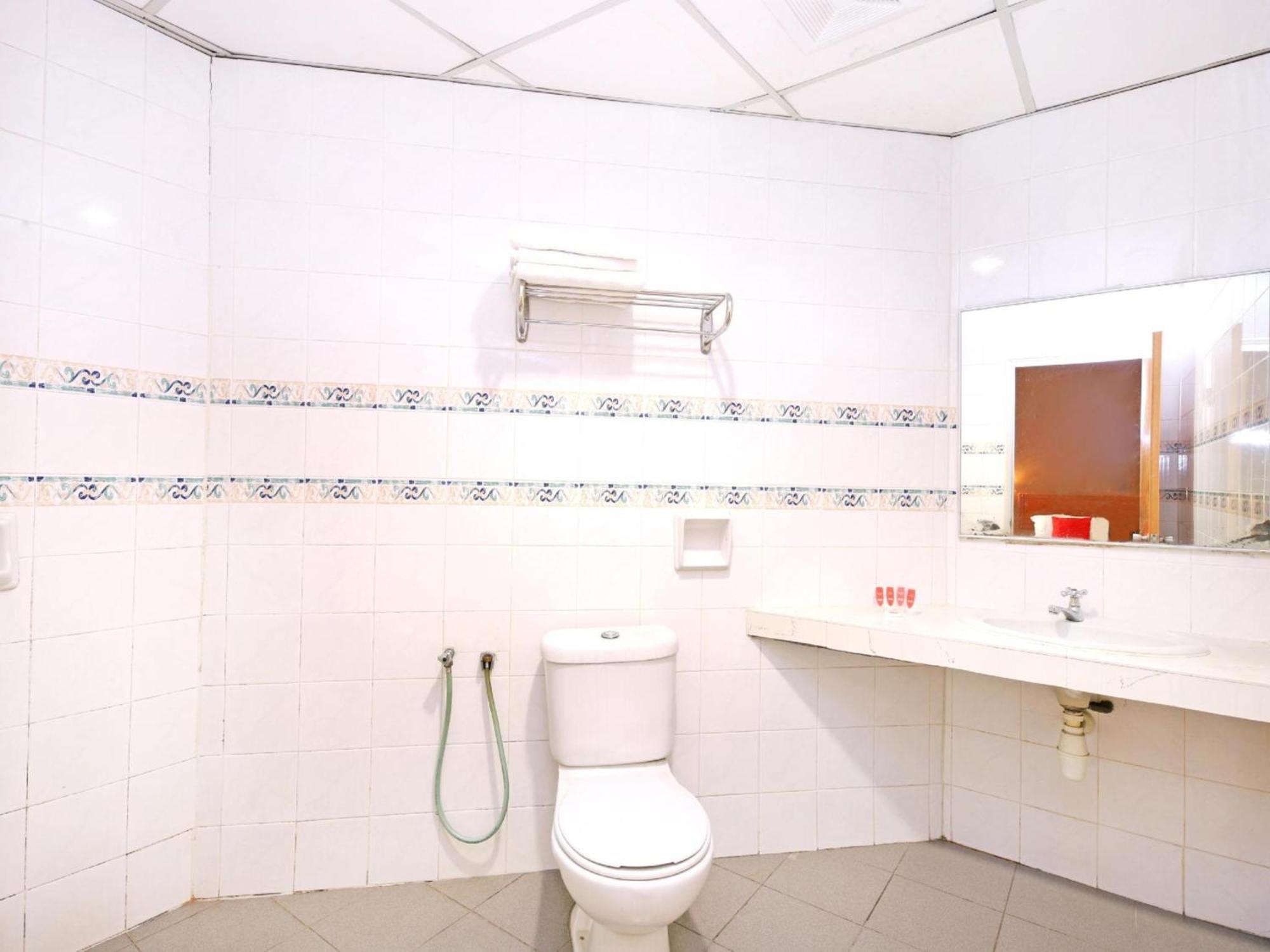 Super Oyo 447 Comfort Hotel Meru Klang Exterior photo