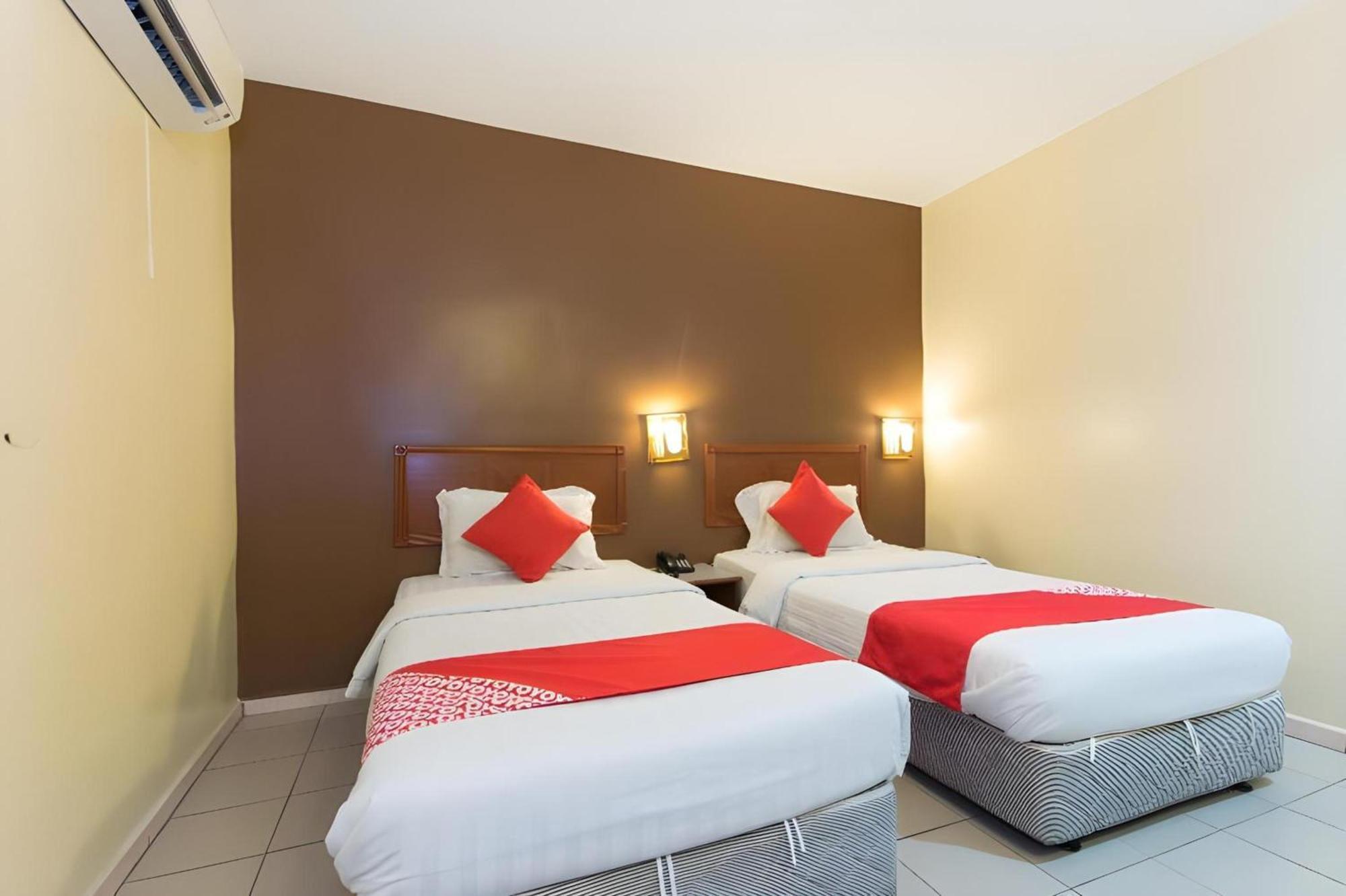 Super Oyo 447 Comfort Hotel Meru Klang Exterior photo