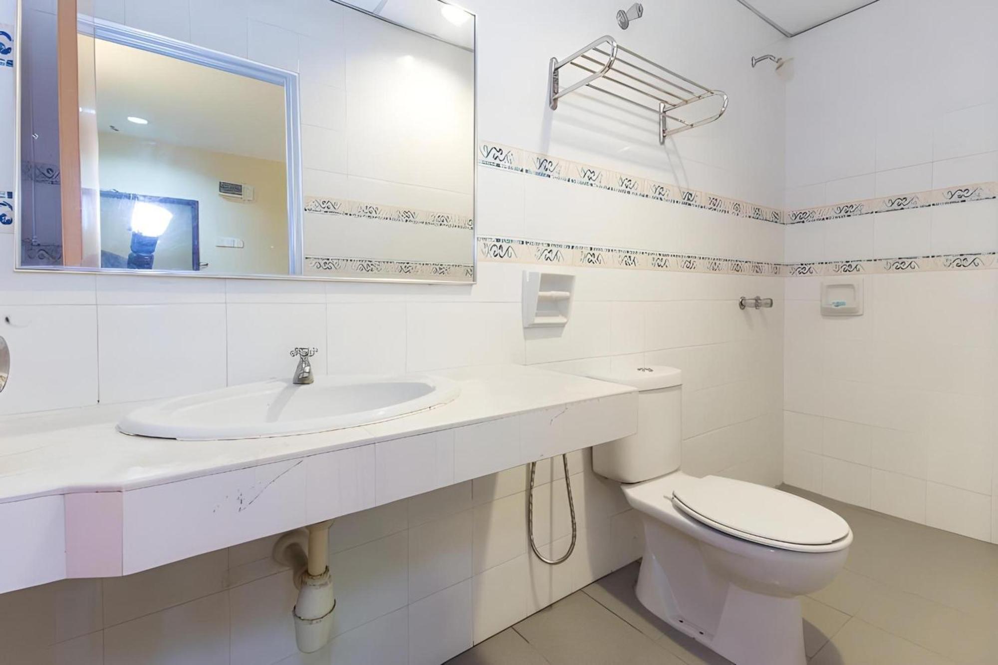 Super Oyo 447 Comfort Hotel Meru Klang Exterior photo