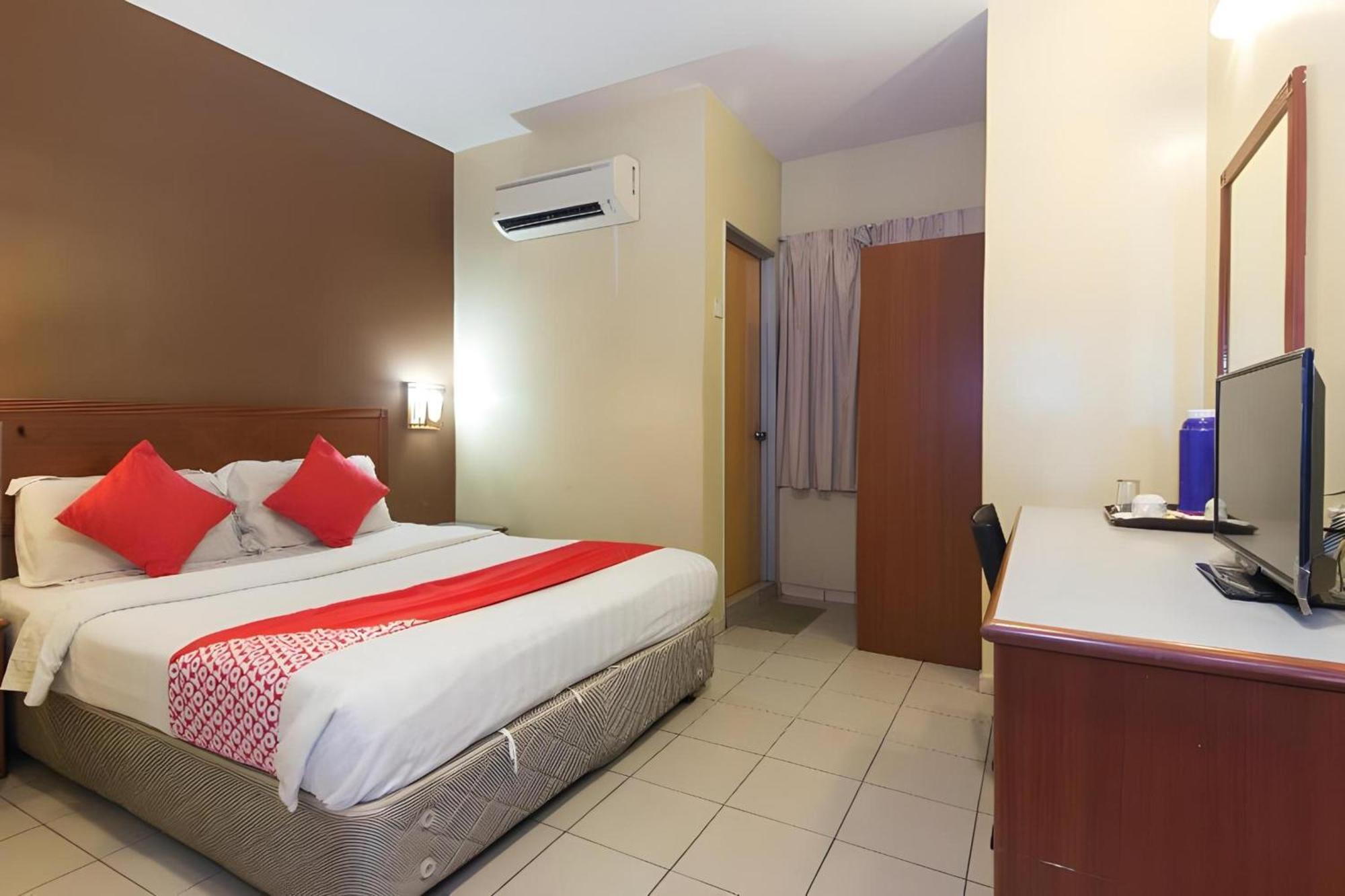 Super Oyo 447 Comfort Hotel Meru Klang Exterior photo